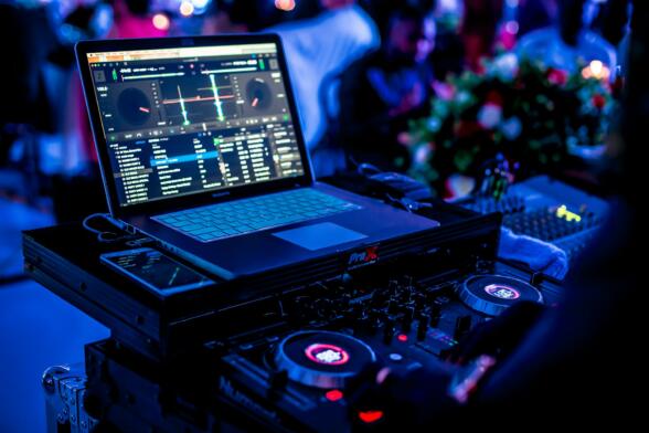 oliver-dj-mixer Oliver Jiménez DJ Mixer